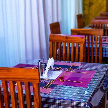 Aves Executive Hotel Аруша Екстериор снимка