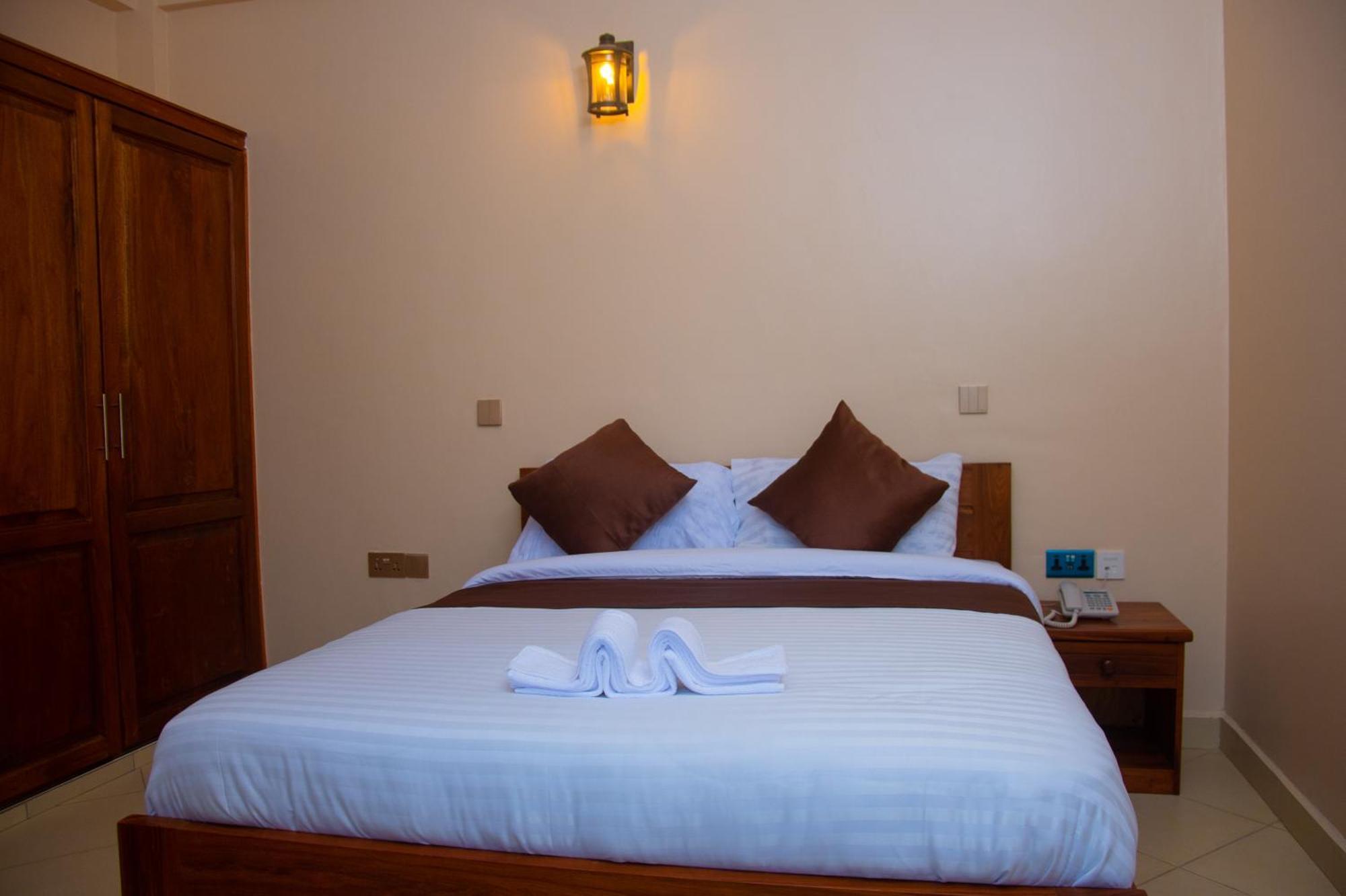 Aves Executive Hotel Аруша Екстериор снимка
