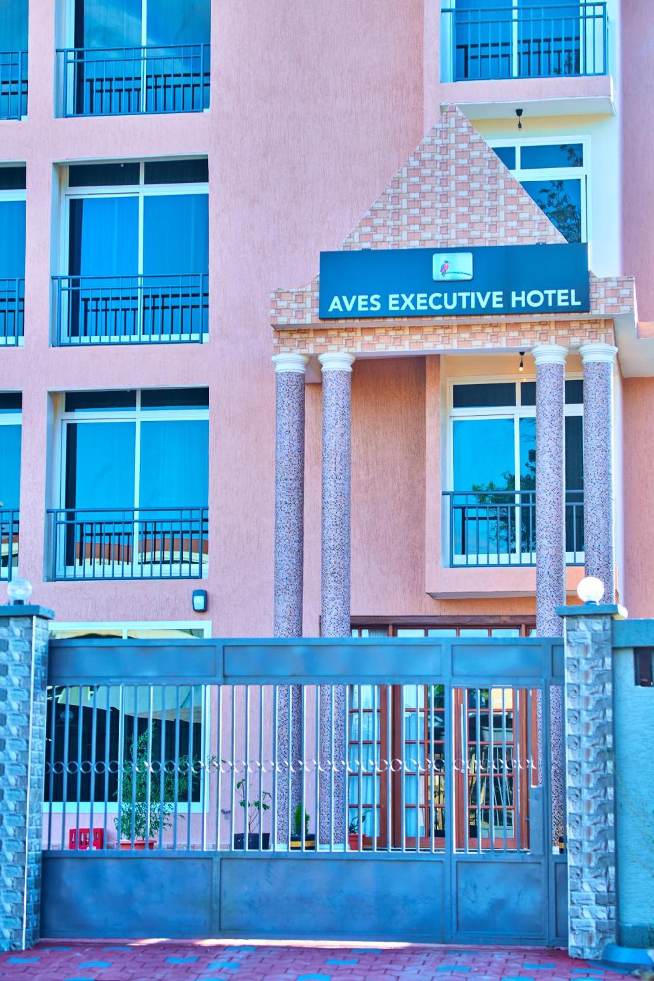 Aves Executive Hotel Аруша Екстериор снимка