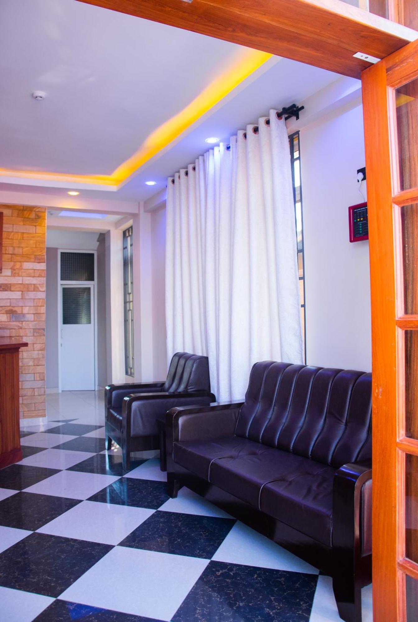 Aves Executive Hotel Аруша Екстериор снимка