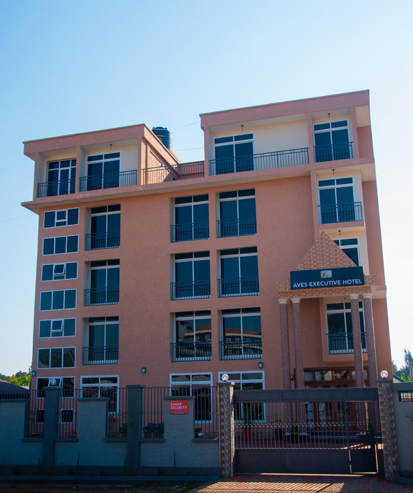 Aves Executive Hotel Аруша Екстериор снимка